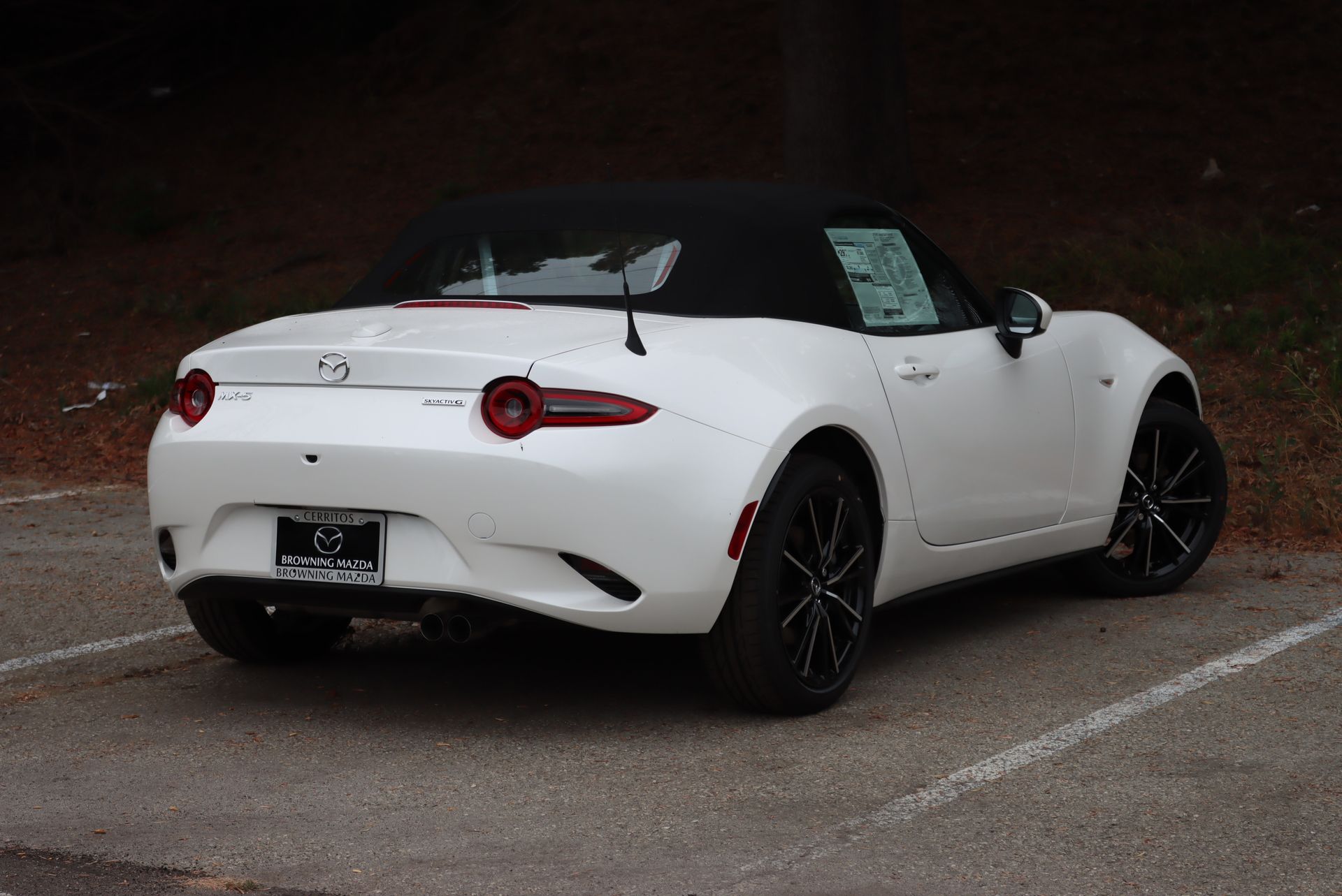 2025 Mazda MX-5 Miata Miata Grand Touring photo 2