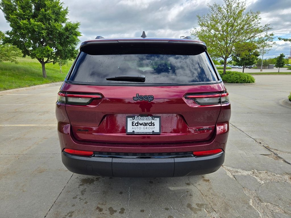 2025 Jeep Grand Cherokee Limited photo 3