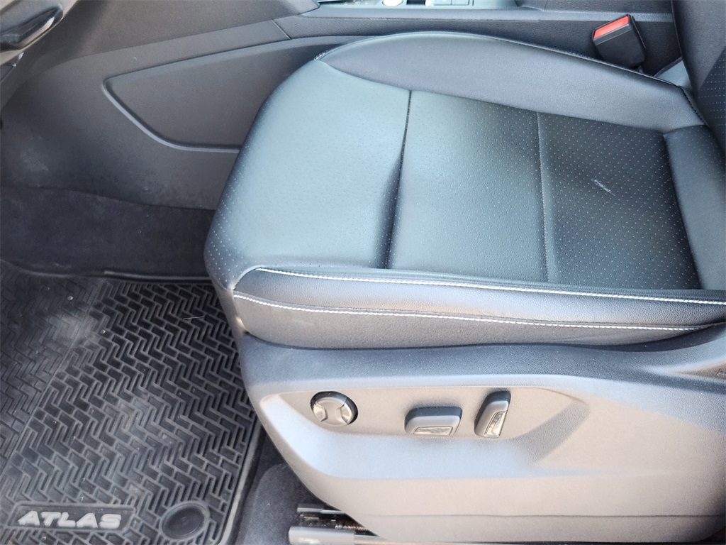 2021 Volkswagen Atlas V6 SE Technology R-Line photo 4