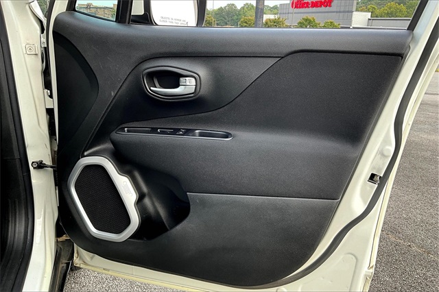 2020 Jeep Renegade Latitude photo 23