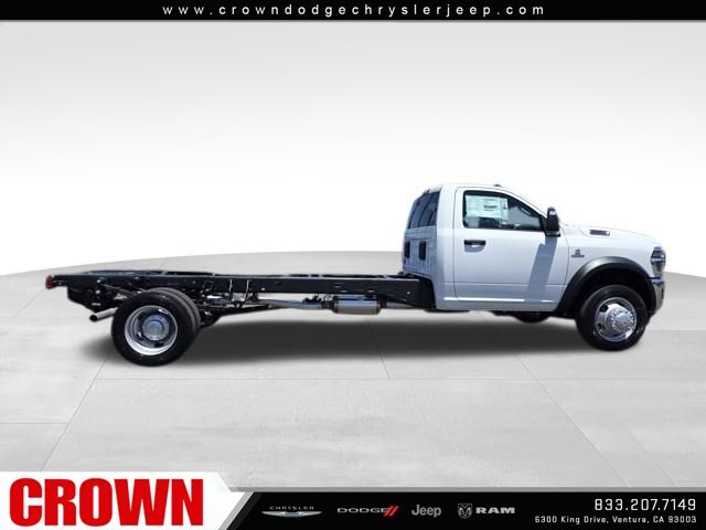 2025 Ram 5500 Tradesman photo 4