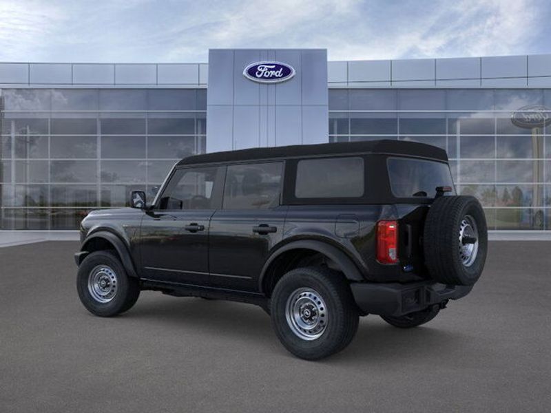 2025 Ford Bronco Base photo 4