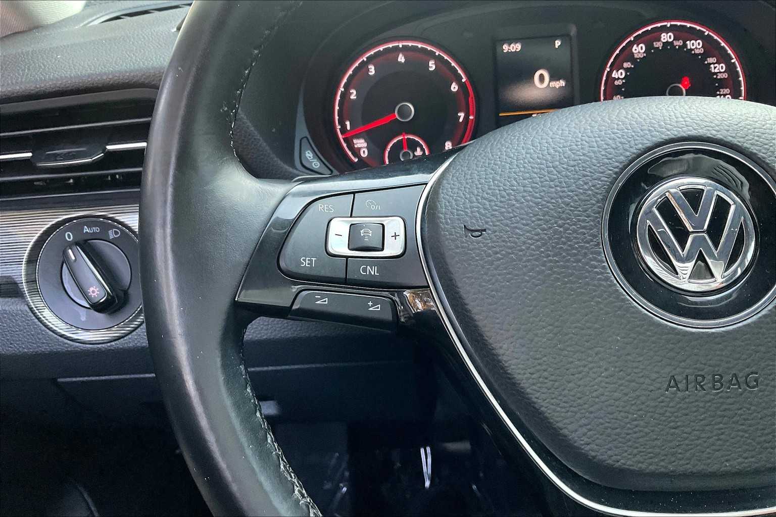 2020 Volkswagen Passat 2.0T R-Line photo 21