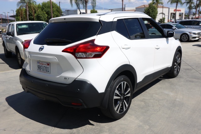 2020 Nissan Kicks SV photo 2
