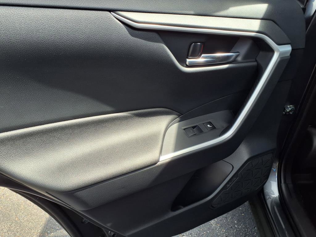 2024 Toyota RAV4 Prime SE photo 6
