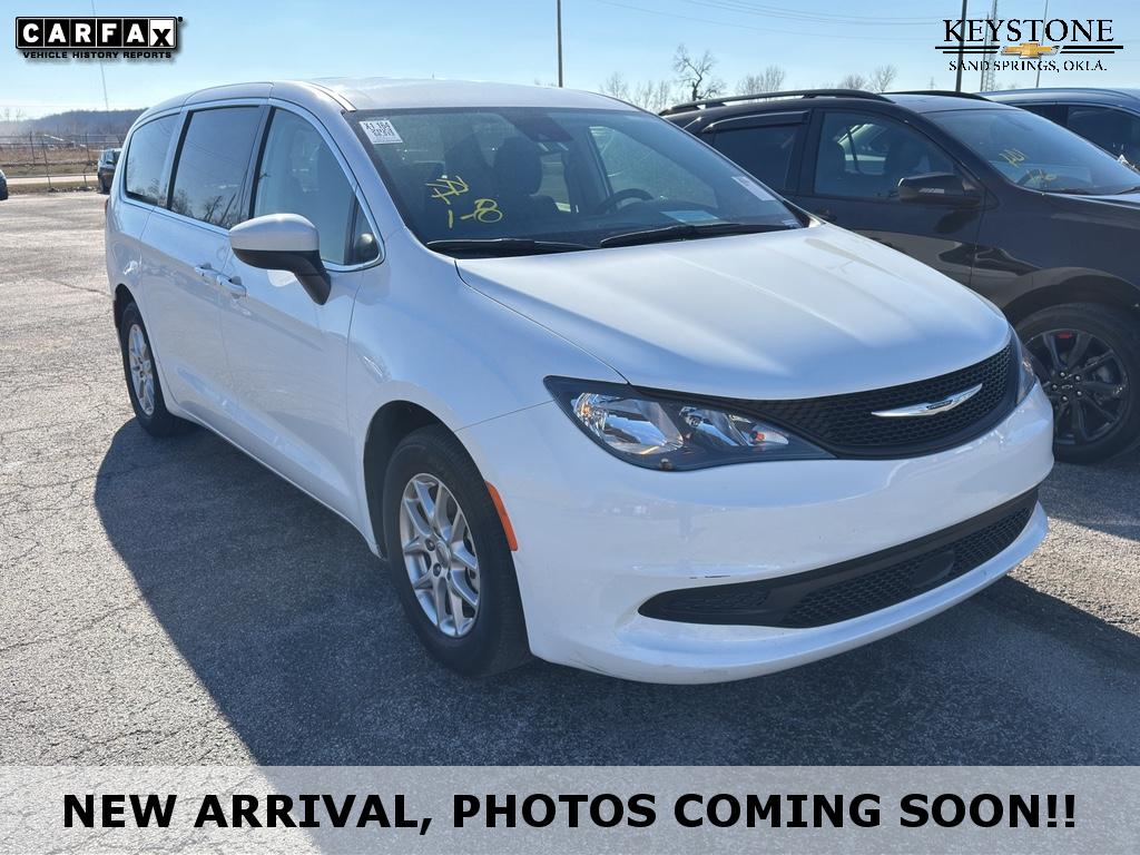 Pre-Owned 2023 Chrysler Voyager LX Front Wheel Drive Sports Van's photo
