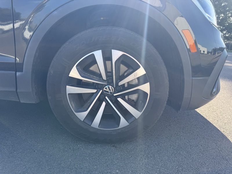 2022 Volkswagen Tiguan S photo 2