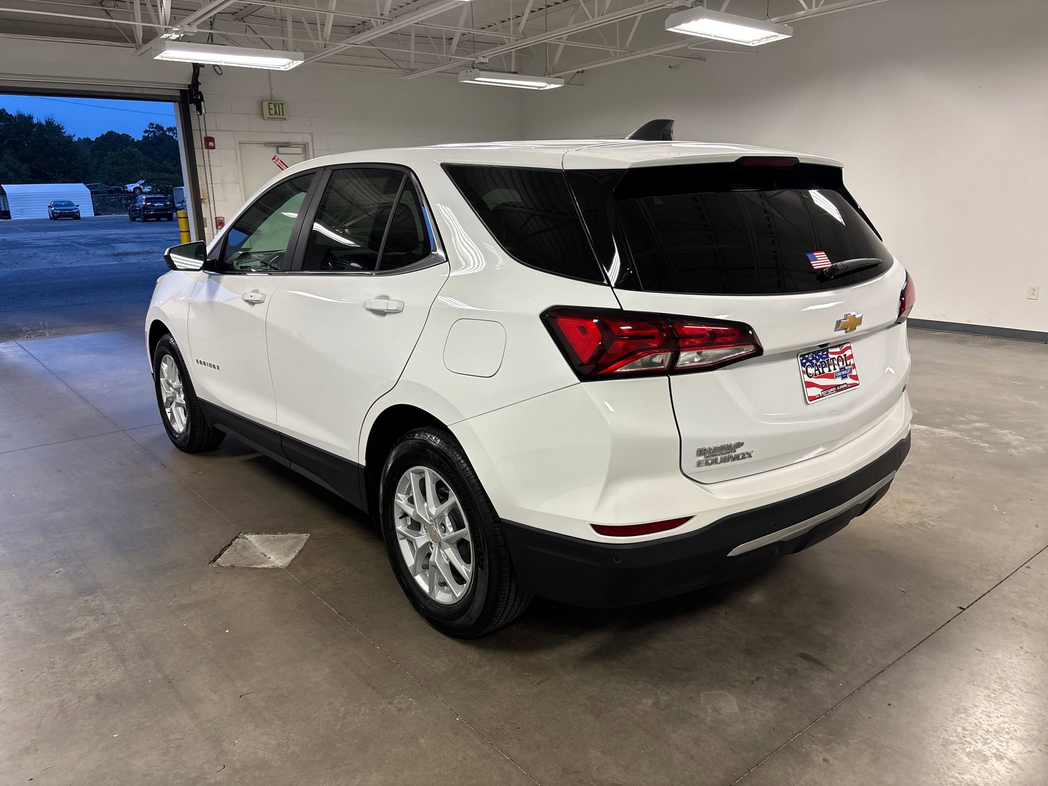 2024 Chevrolet Equinox LT photo 3