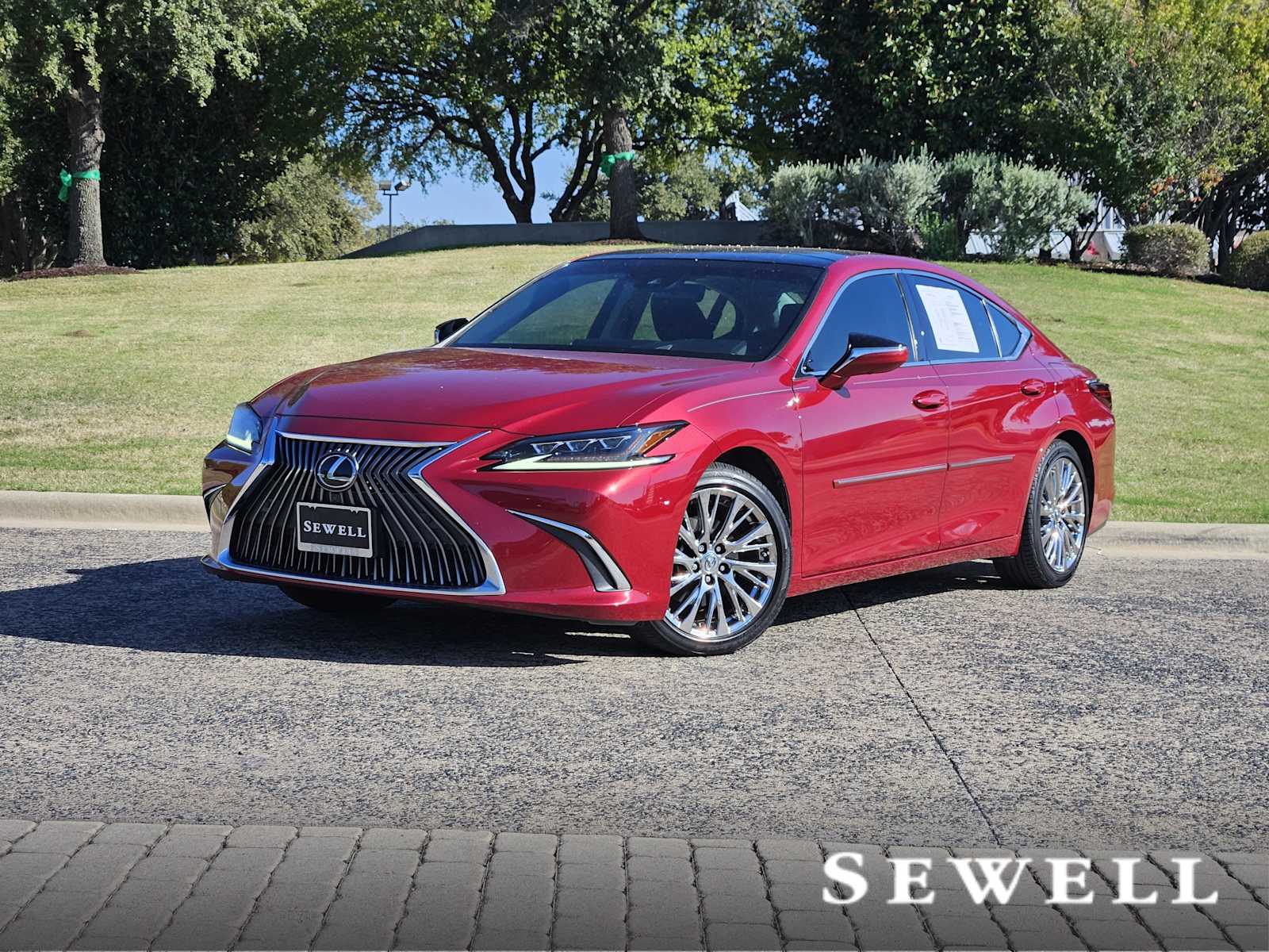 2021 Lexus ES 350 Ultra Luxury's photo