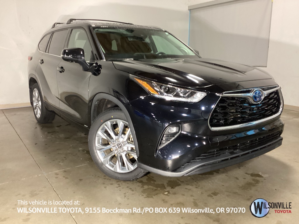 2023 Toyota Highlander Limited's photo