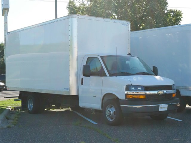 2025 Chevrolet Express Cutaway Base's photo