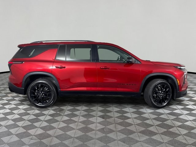 2024 Chevrolet Traverse photo 2