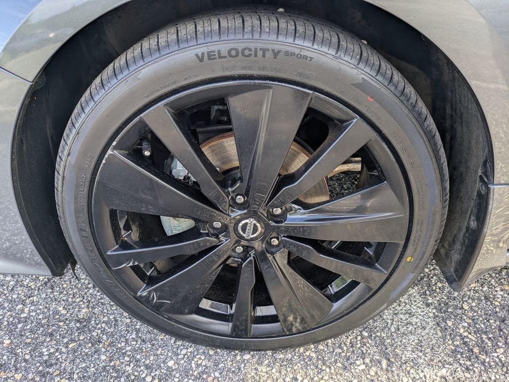 2022 Nissan Altima 2.5 SR photo 9