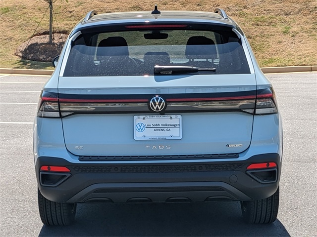 2025 Volkswagen Taos SE photo 3