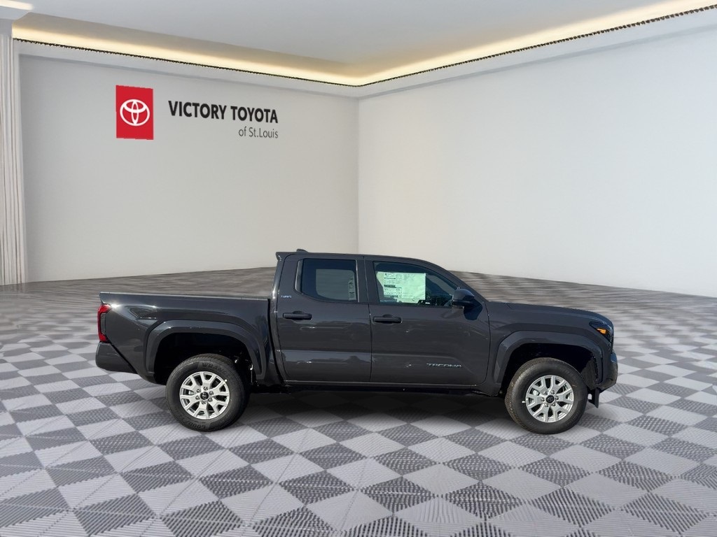 2025 Toyota Tacoma SR5 4x4 Double Cab photo 2