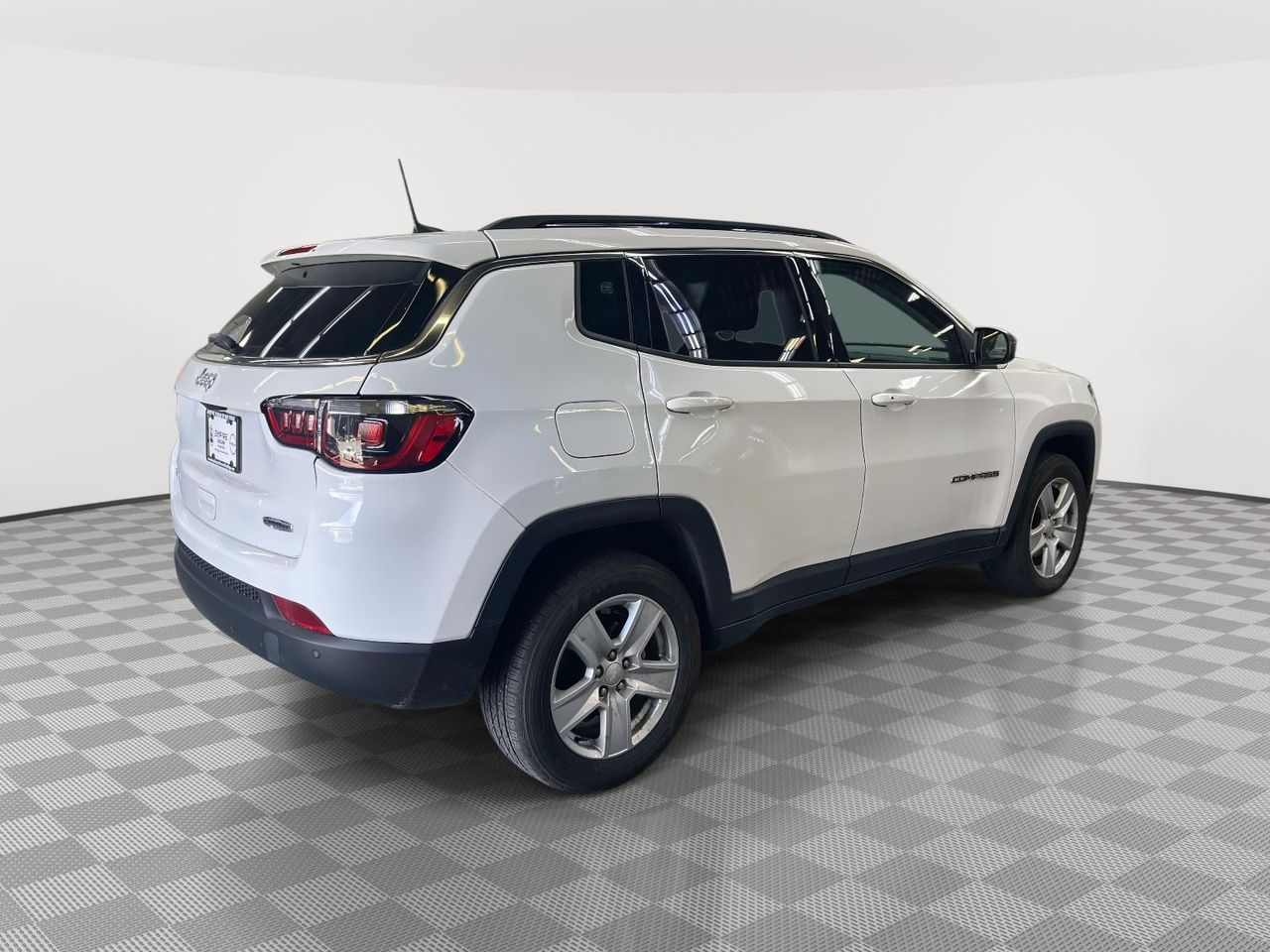 2022 Jeep Compass Latitude photo 3