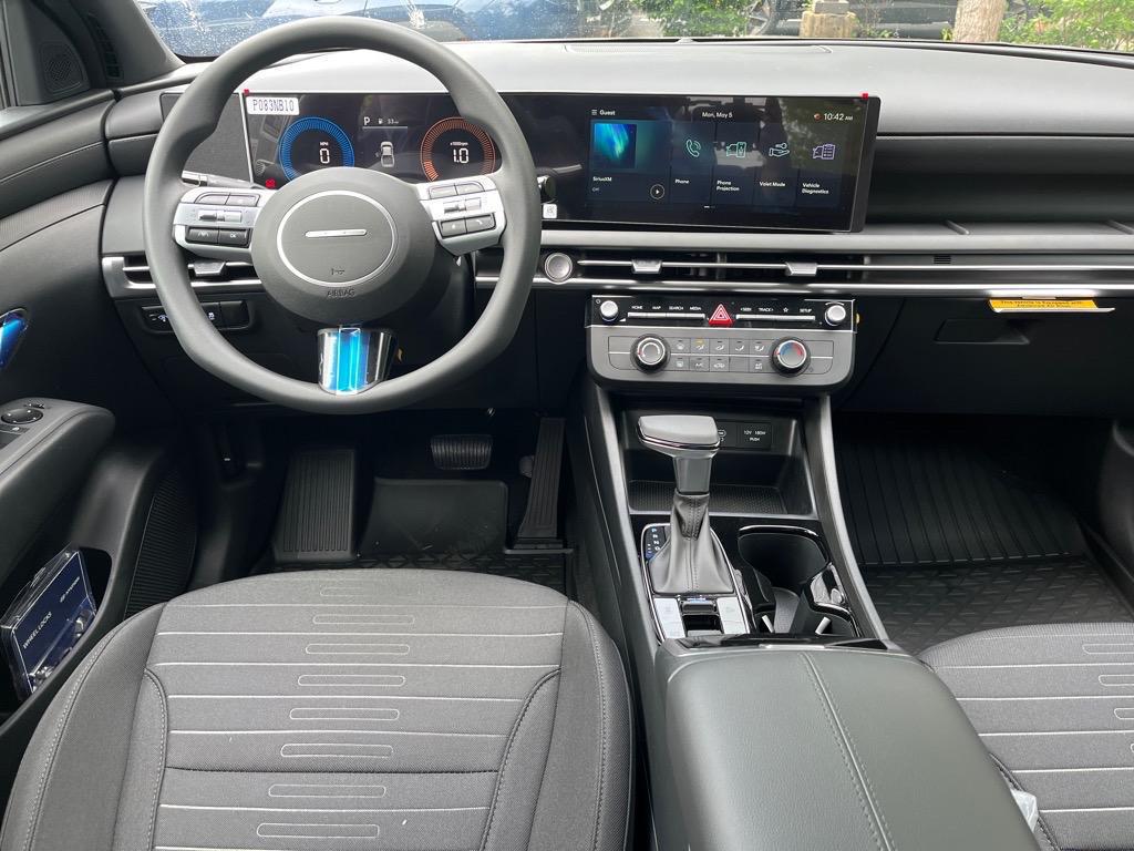 2025 Hyundai Santa Cruz SE photo 3