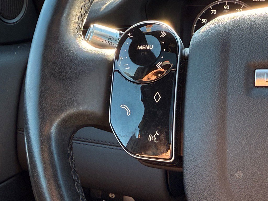 2020 Land Rover Discovery Sport SE photo 16