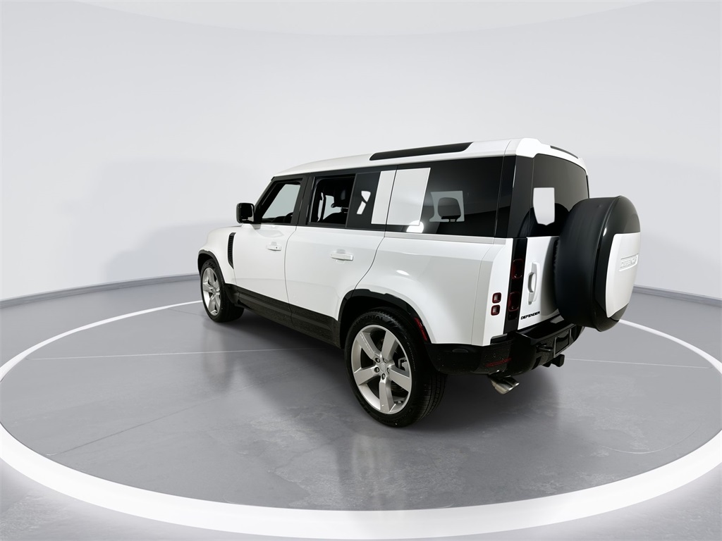 2025 Land Rover Defender 110 X-Dynamic SE photo 6