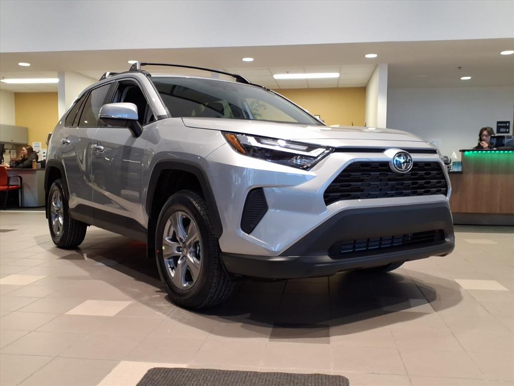 2025 Toyota RAV4 XLE's photo