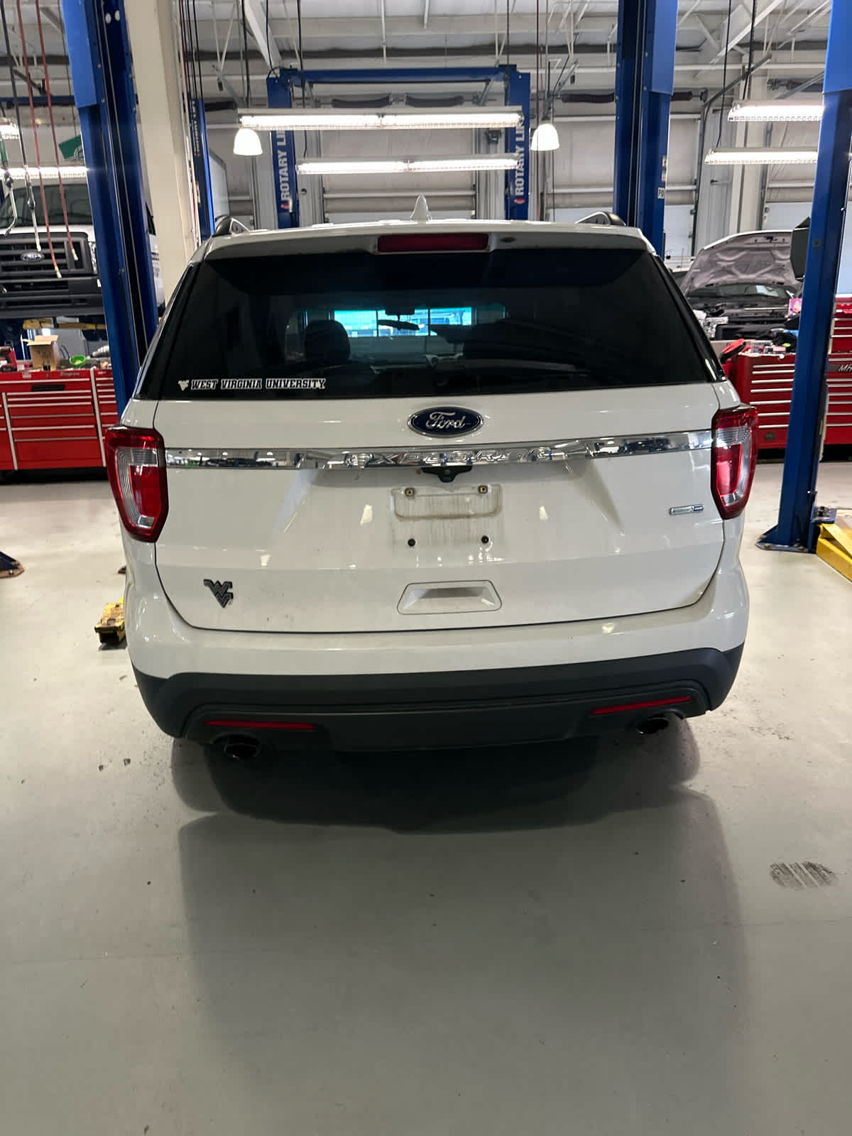 2017 Ford Explorer Base photo 2