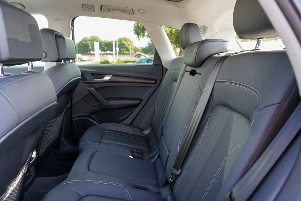 2022 Audi Q5 40 Premium Plus photo 27