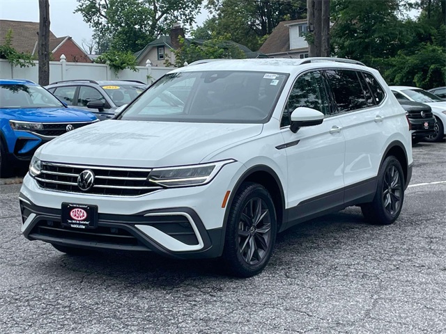 2022 Volkswagen Tiguan SE photo 2