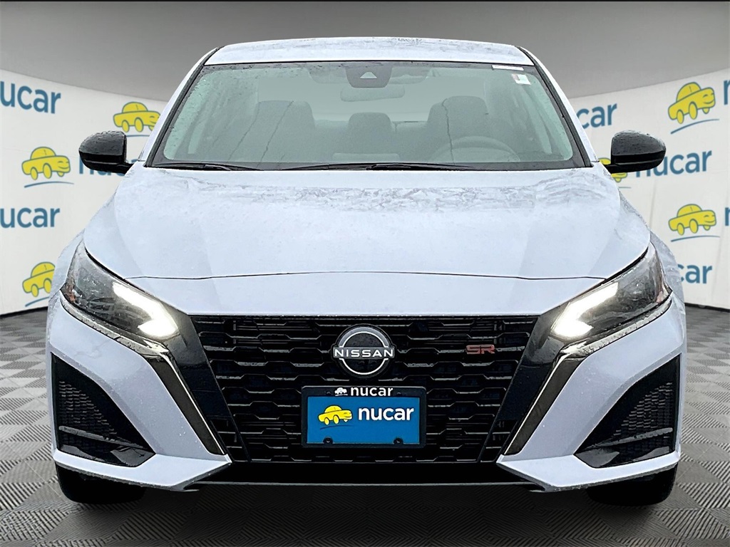 2025 Nissan Altima 2.5 SR photo 2