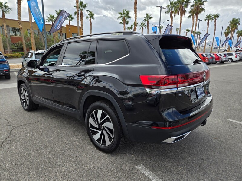 2025 Volkswagen Atlas SE Technology photo 3