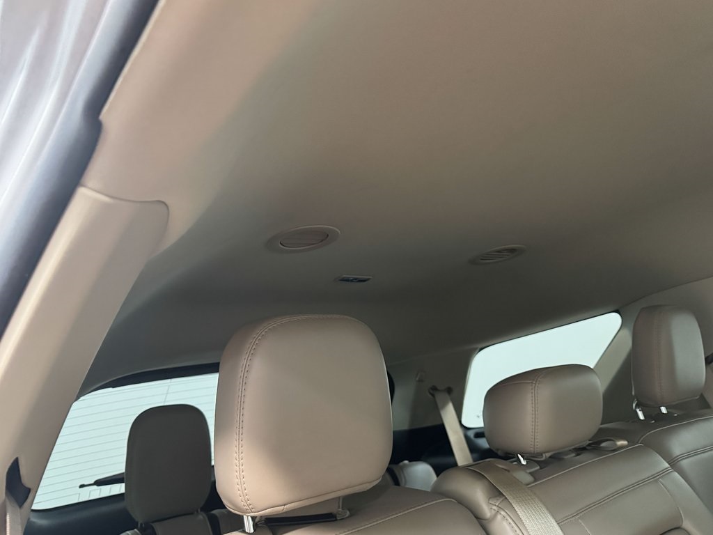 2023 Ford Explorer XLT photo 14