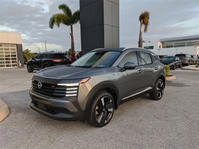 2025 Nissan Kicks SR photo 2