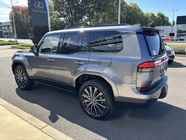 2024 Lexus GX 550 Luxury photo 2