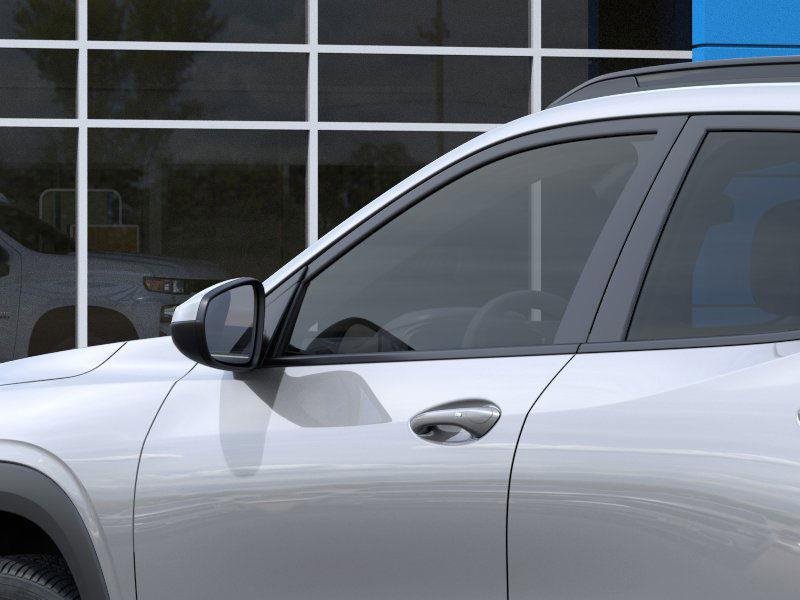 2025 Chevrolet Trax LT photo 9