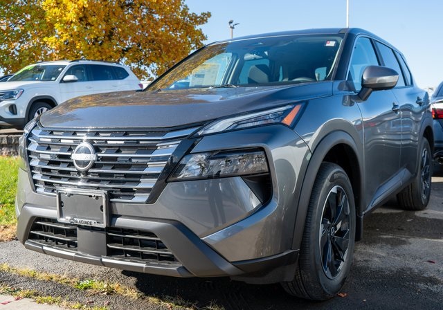 2026 Nissan Rogue SV's photo