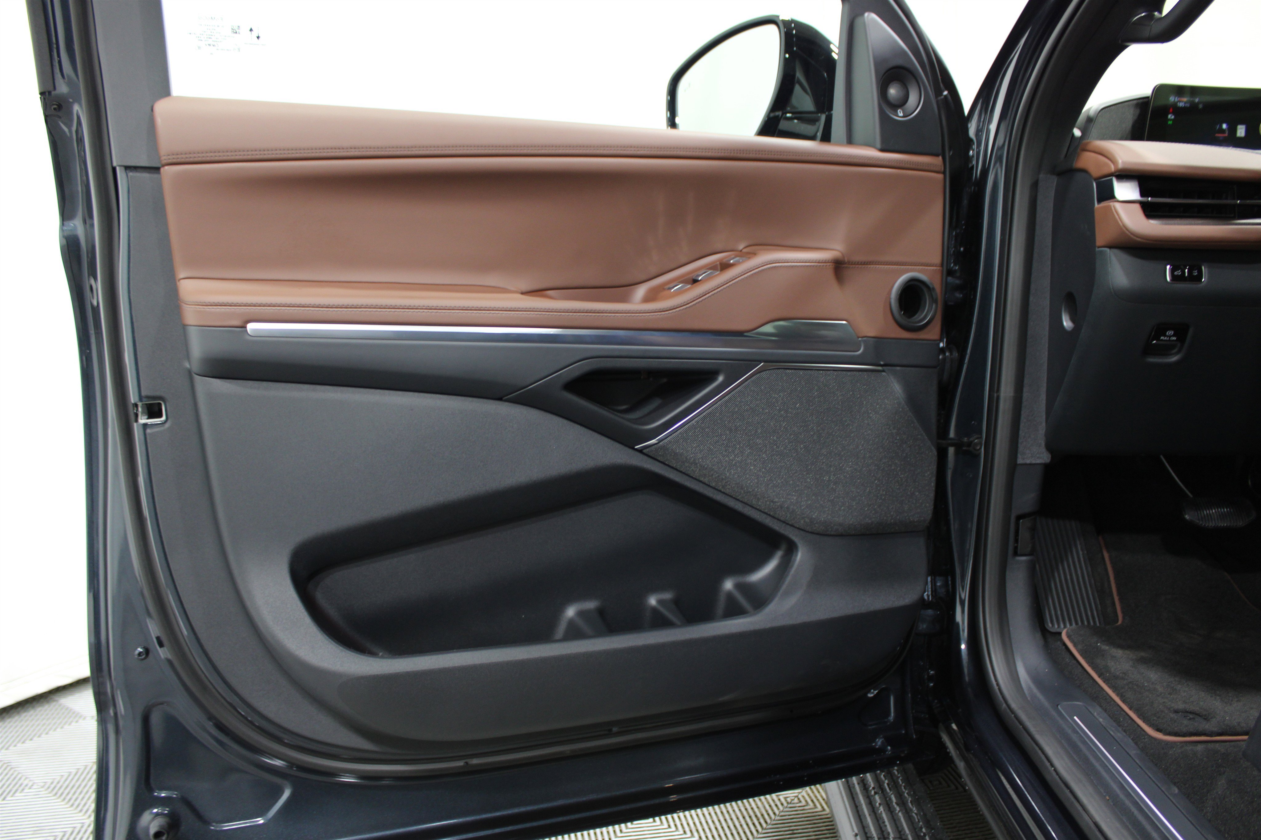 2025 Lincoln Navigator Reserve photo 2