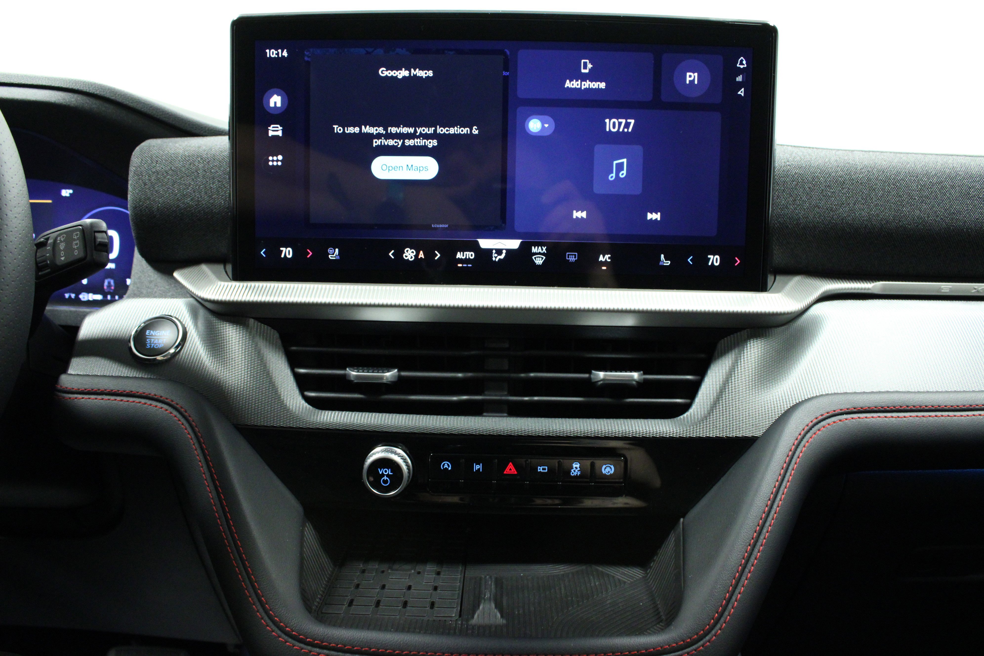 2025 Ford Explorer ST-Line photo 18