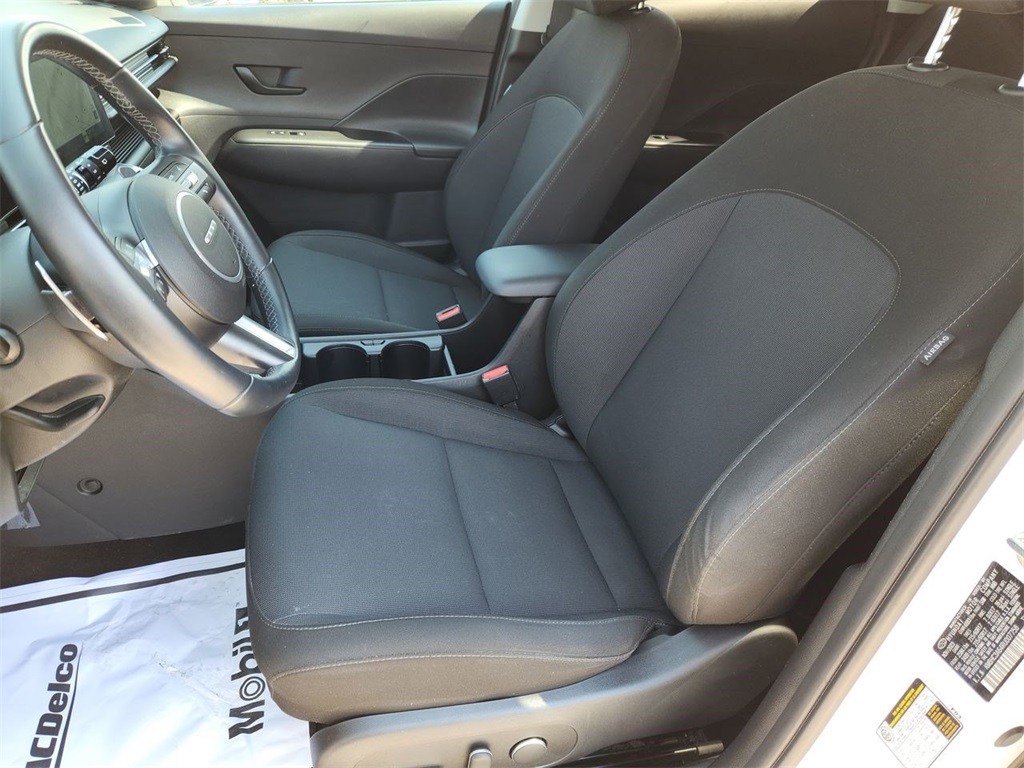 2024 Hyundai Kona Electric SEL photo 17