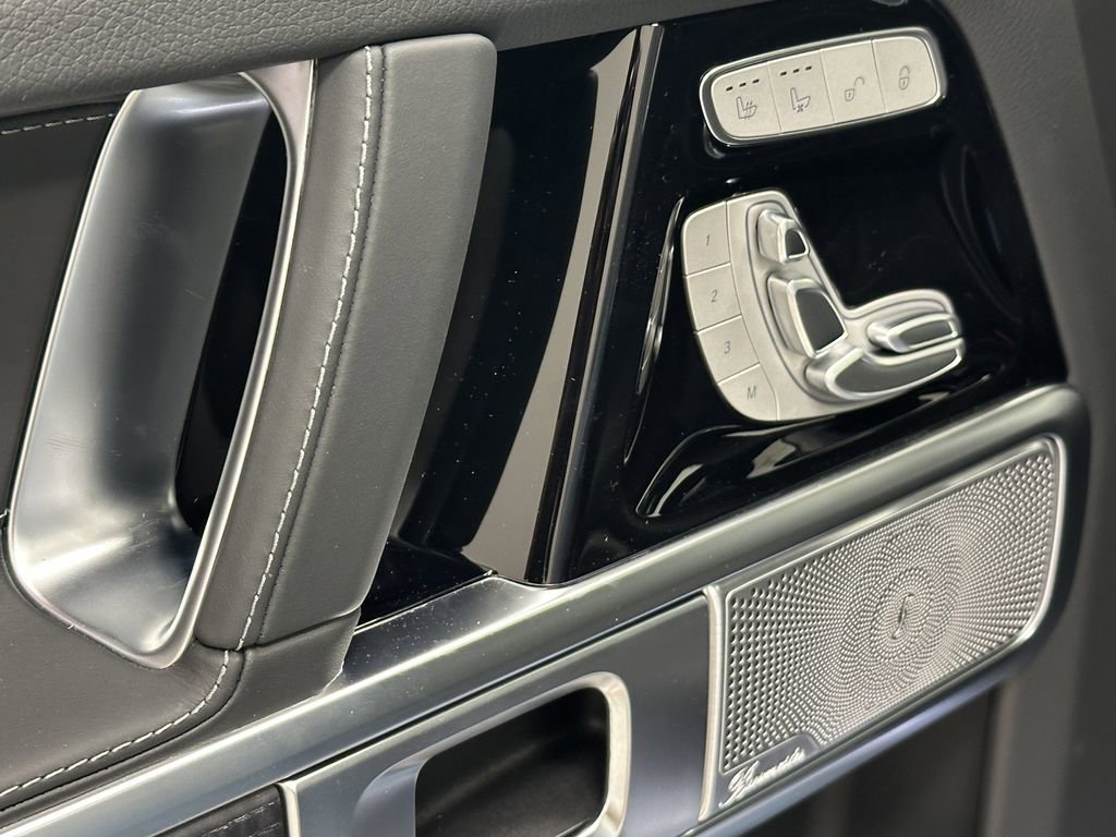 2025 Mercedes Benz G photo 11
