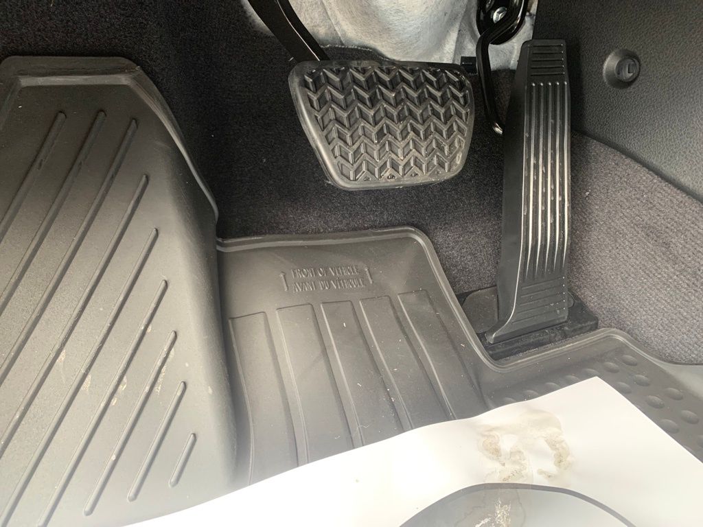 2025 Toyota Sienna XSE photo 13