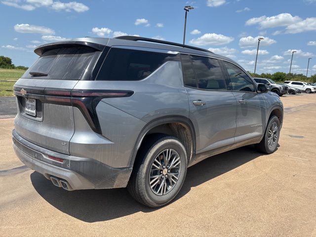 2024 Chevrolet Traverse 1LT photo 2