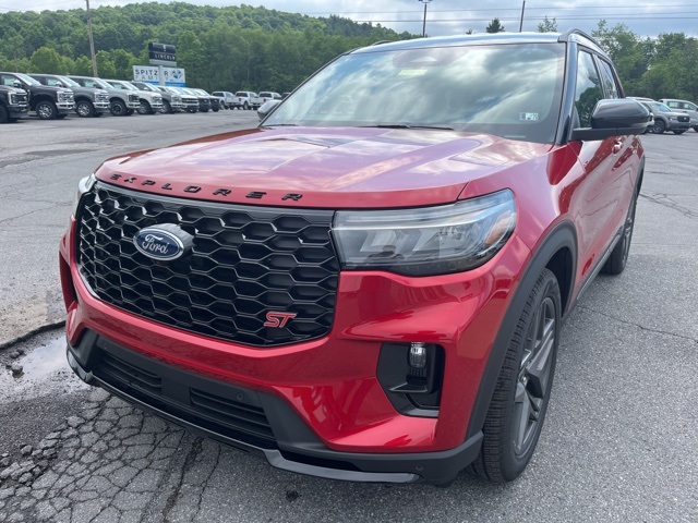 2025 Ford Explorer ST photo 3