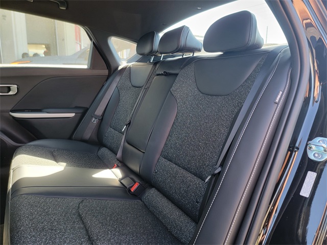 2025 Kia K4 GT-Line photo 12