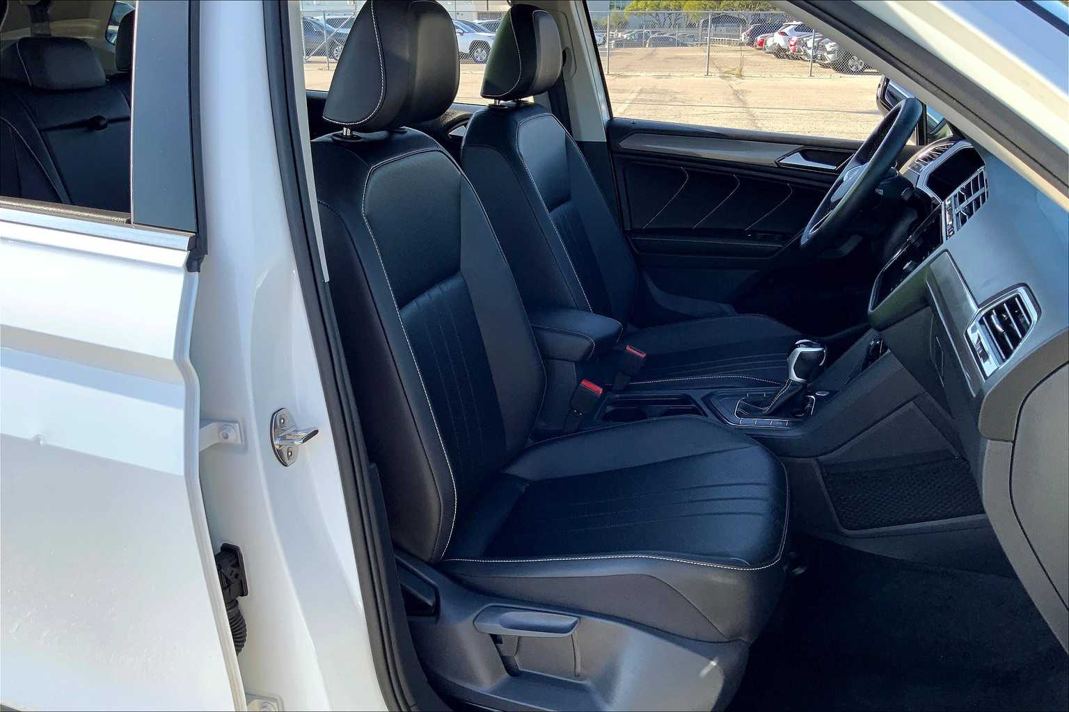 2024 Volkswagen Tiguan SE Wolfsburg Edition photo 8