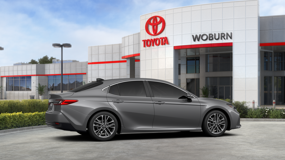 2025 Toyota Camry XLE photo 11
