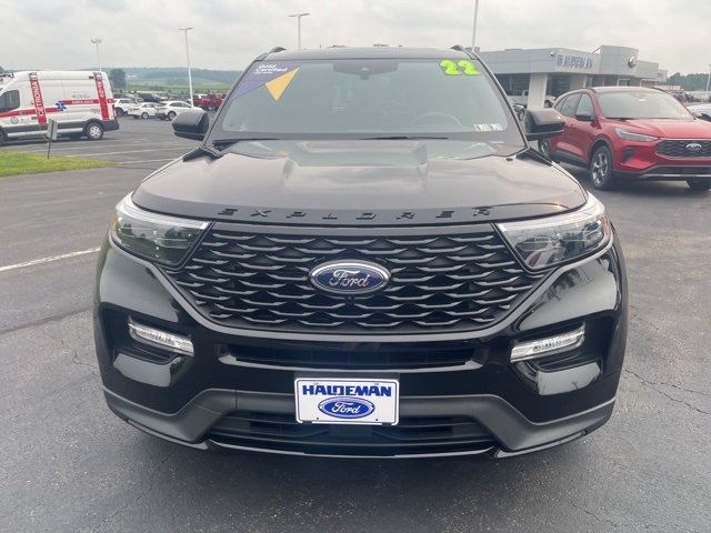 2022 Ford Explorer ST-Line photo 2