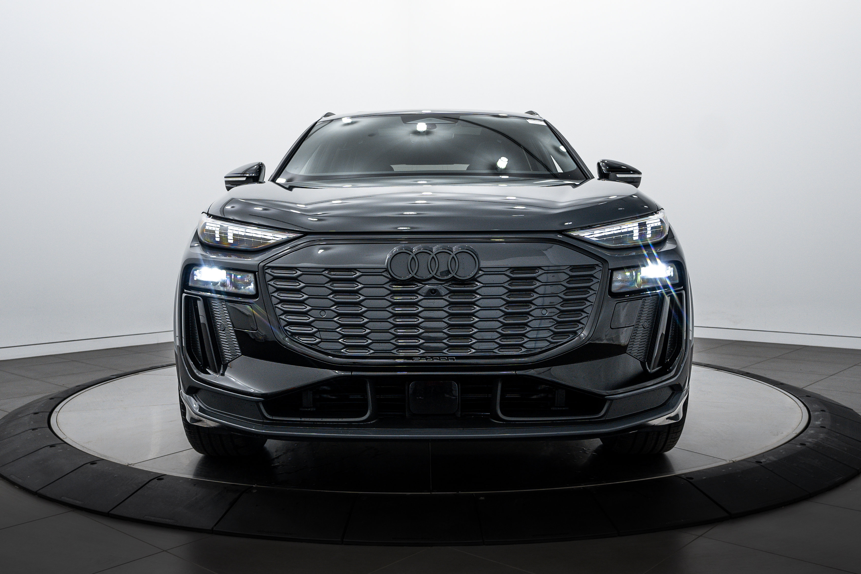 2025 Audi SQ6 photo 16