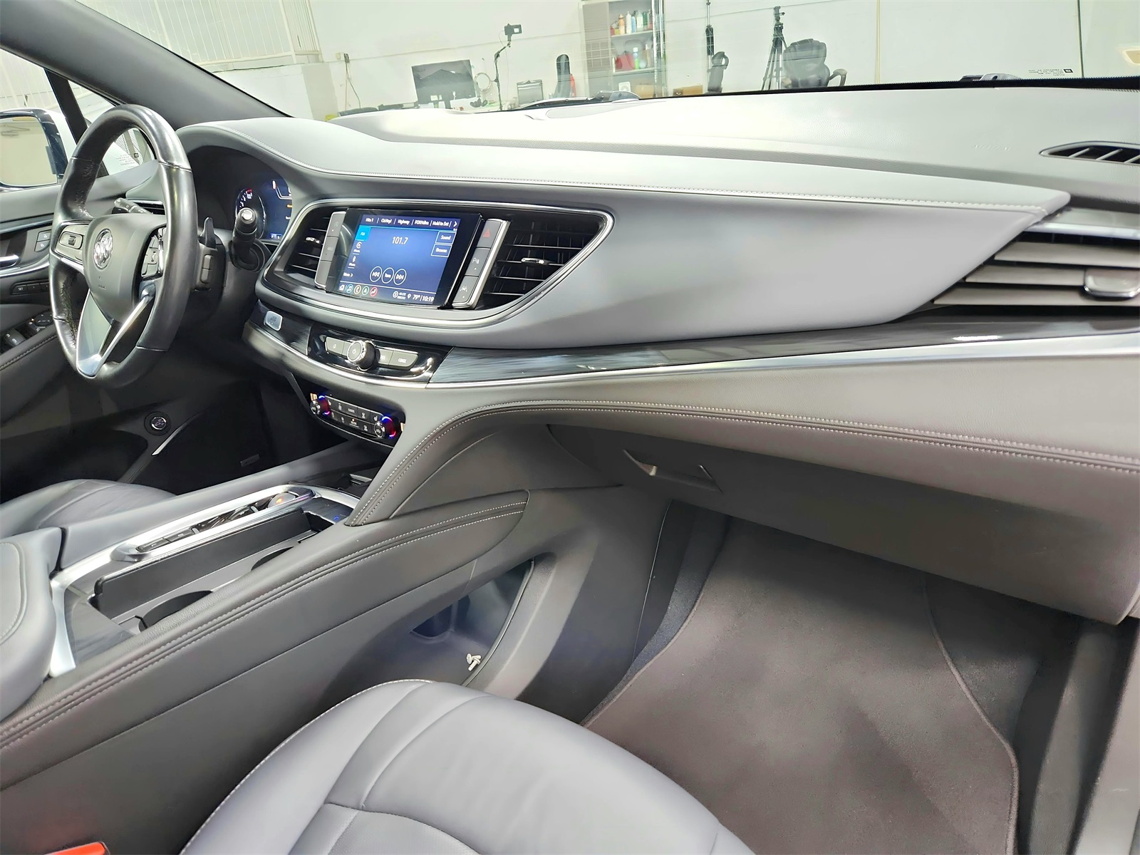 2024 Buick Enclave Premium photo 39