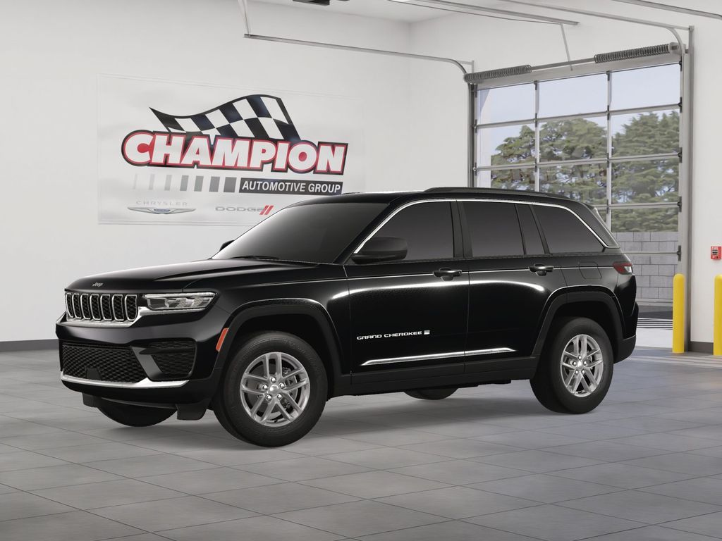 2025 Jeep Grand Cherokee Laredo Altitude photo 2