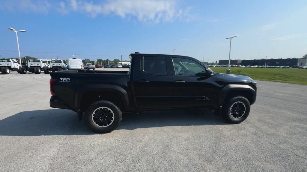 2025 Toyota Tacoma TRD Off-Road photo 9