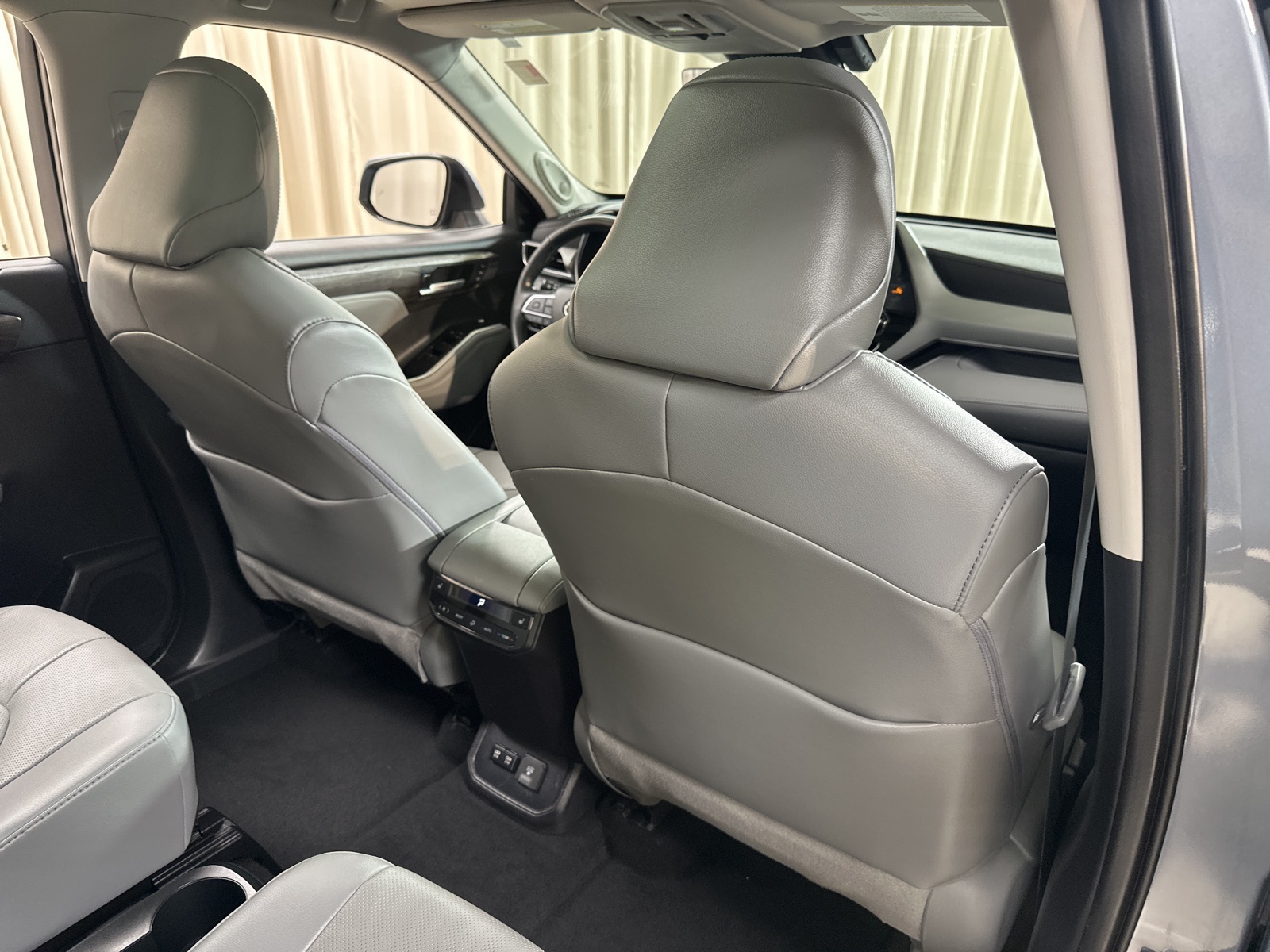 2021 Toyota Highlander Platinum photo 14